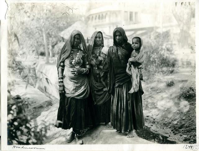 Hindu Women with Children - 1912