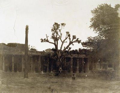 Iron pillar at Kutub, Delhi - 1858