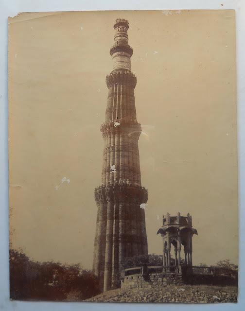 Qutb Minar in Delhi - 1910's