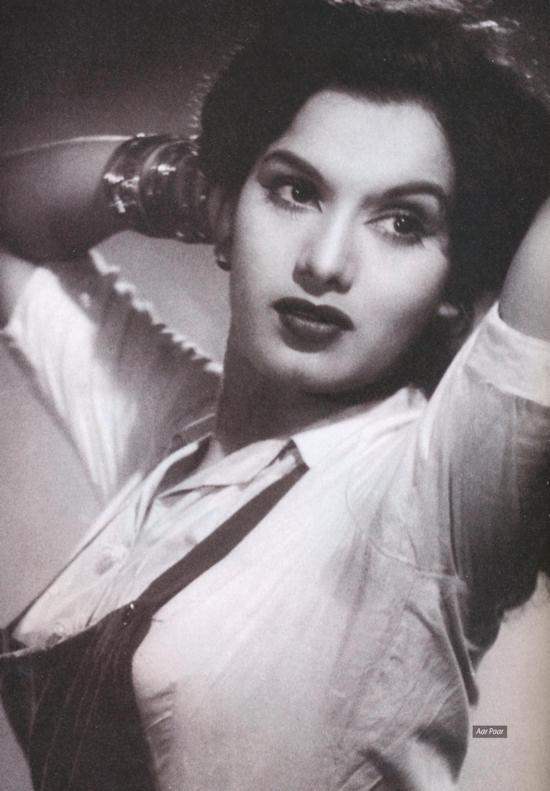 Shyama - Hindi Movie Actress of 1950's - Portrait and Video